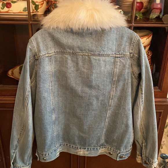 Heart loom denim jacket with zip out fleece lining Med distressed with pockets - Picture 2 of 4